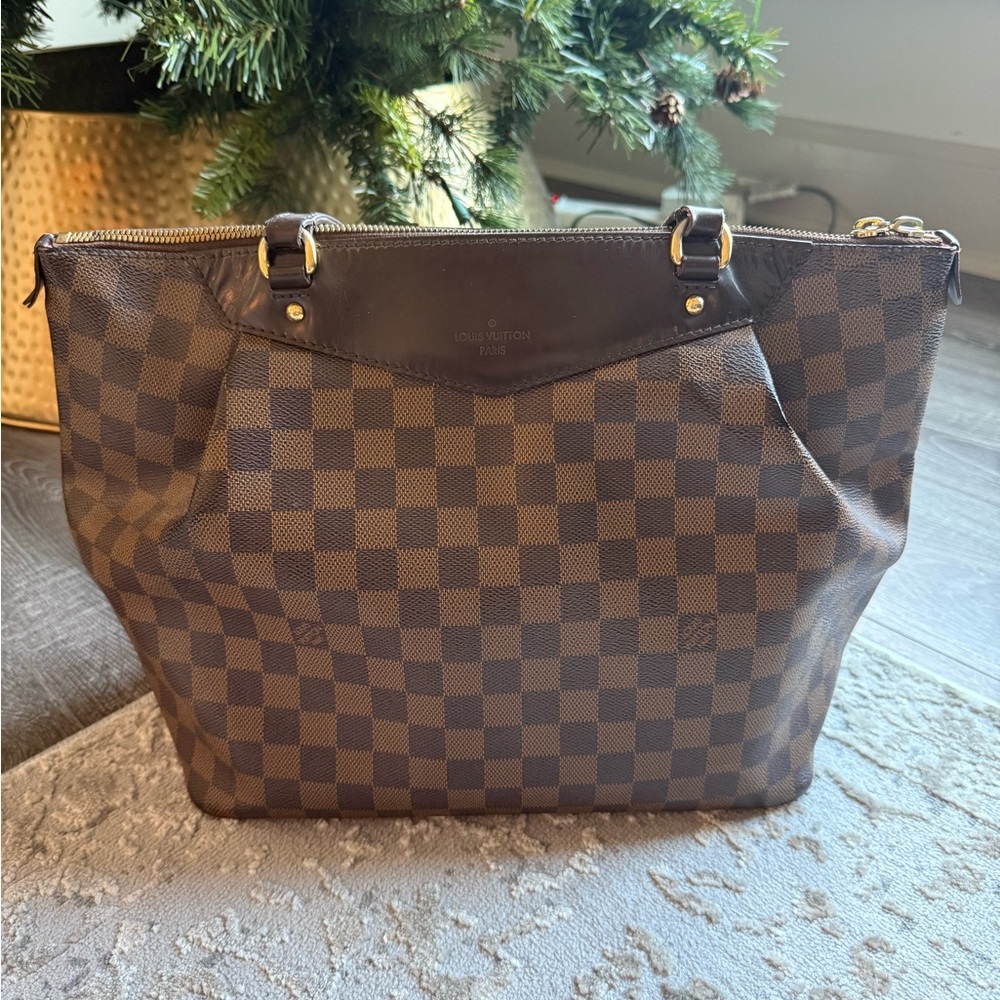 Louis Vuitton Shoulder Bag